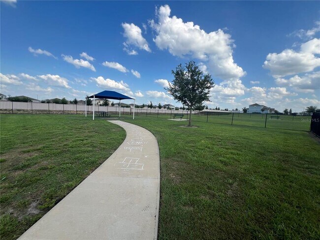 Building Photo - 688 Silver Palm Dr