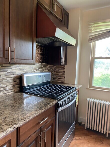 Building Photo - 5459 Fair Oaks St