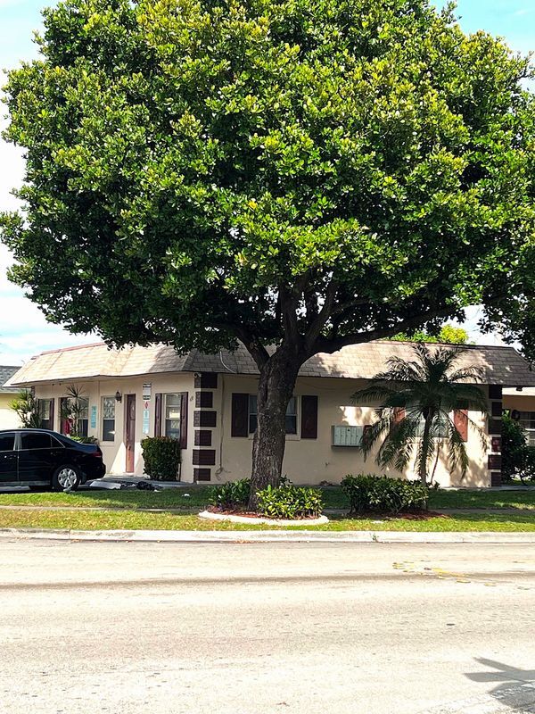 Building Photo - 4130 NW 31st Terrace