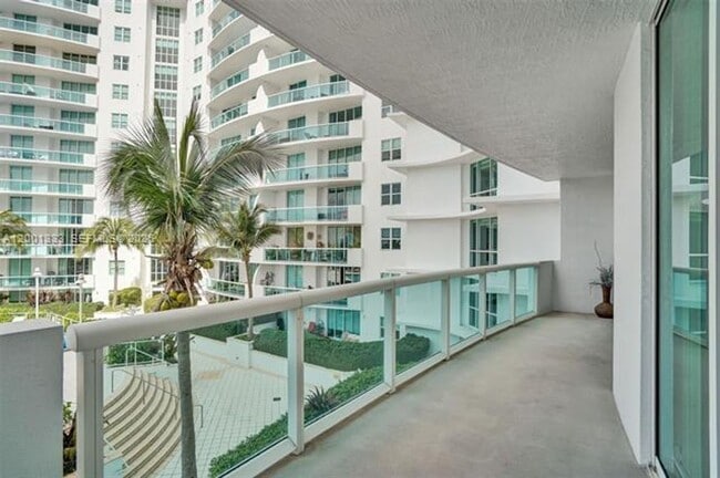 Building Photo - 7900 Harbor Island Dr