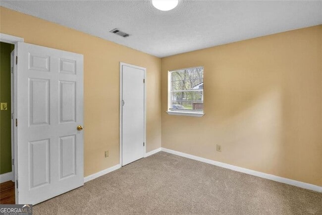 Building Photo - 8941 Ashwood Dr