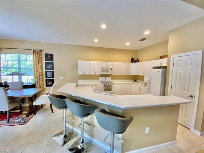 Building Photo - 15590 Vallecas Ln