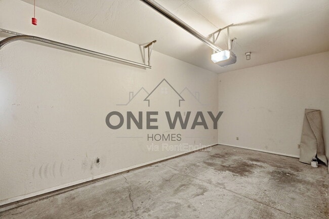 Building Photo - 1126 W Elliot Rd