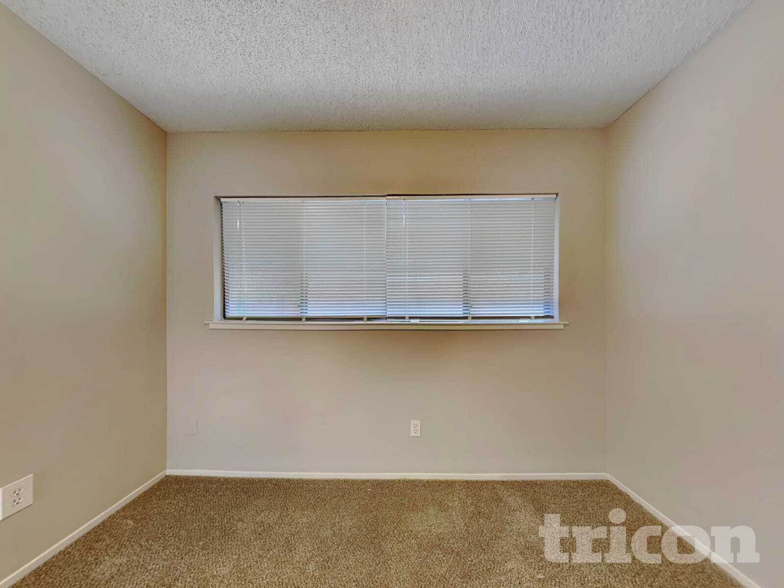Building Photo - 1344 Shaddick Dr