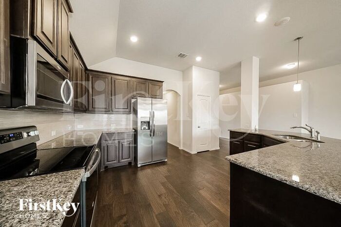 Building Photo - 2552 Silver Fox Trl