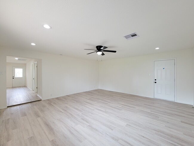 Building Photo - 301 Cypress St