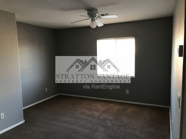 Building Photo - 12525 W Rosewood Ln