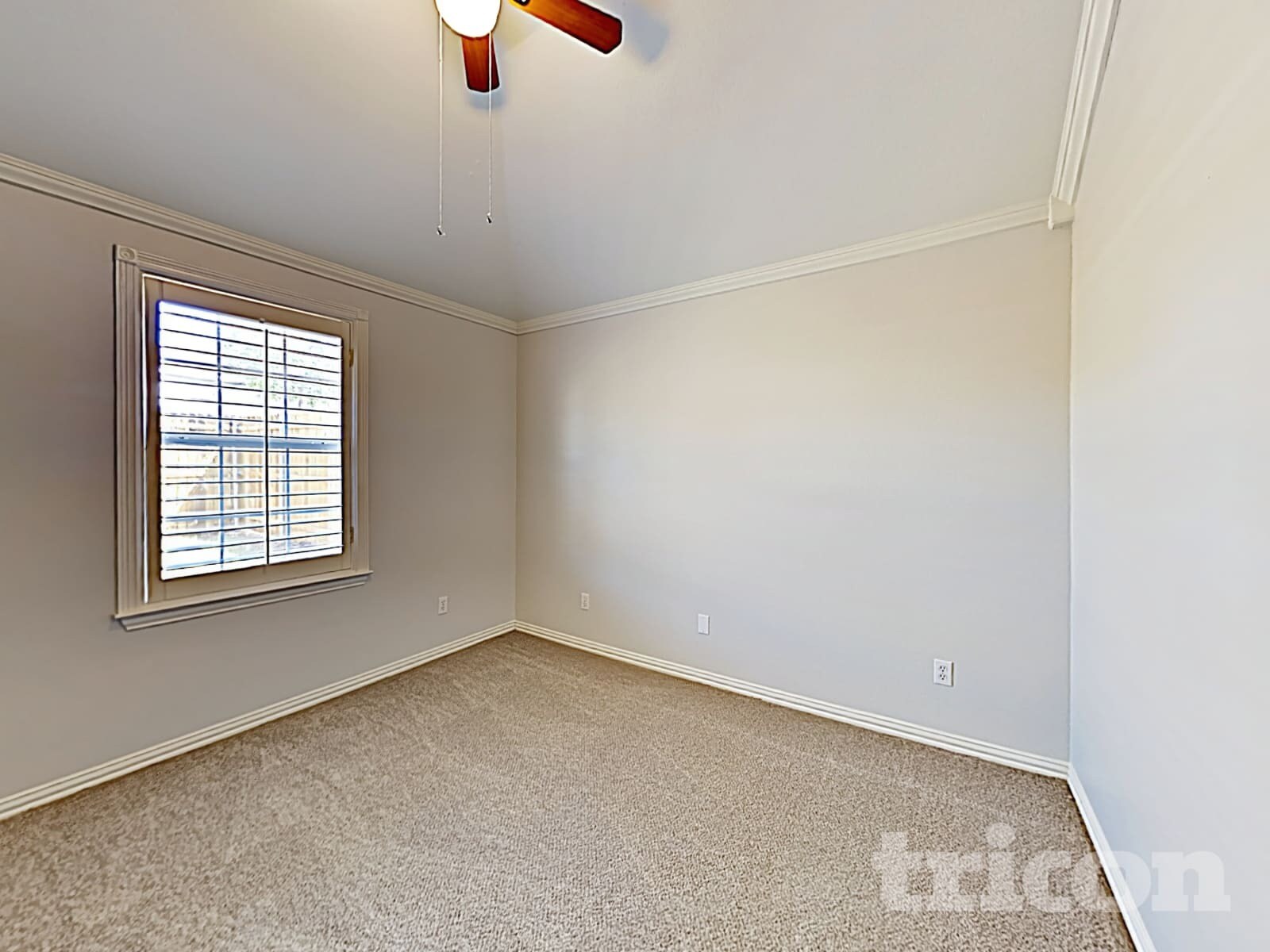 Building Photo - 1202 Mission St