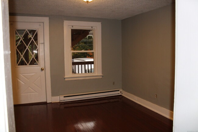 Building Photo - 24 James St