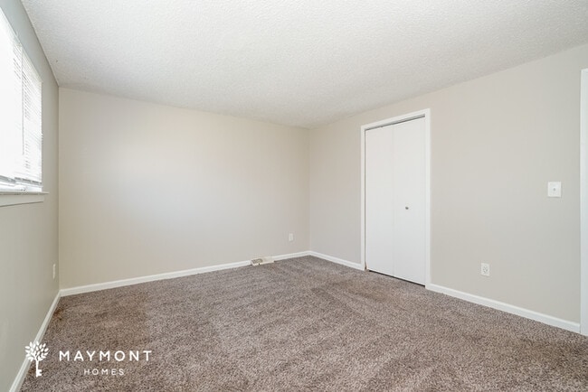 Building Photo - 2710 Moundcrest St