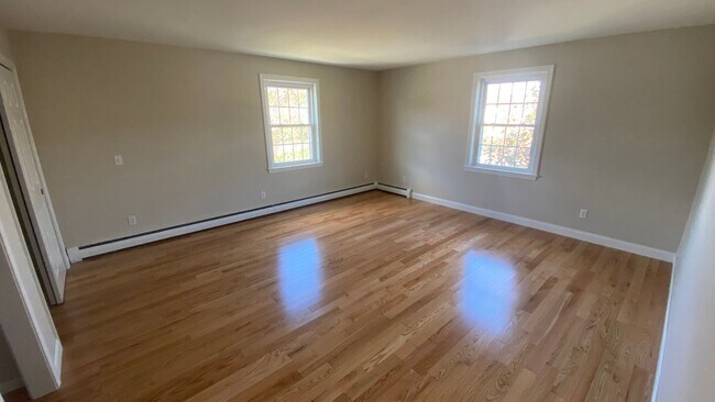 Building Photo - 312 Plaza Dr