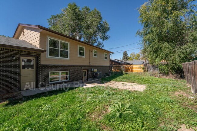 Building Photo - 1542 Lamplighter Dr