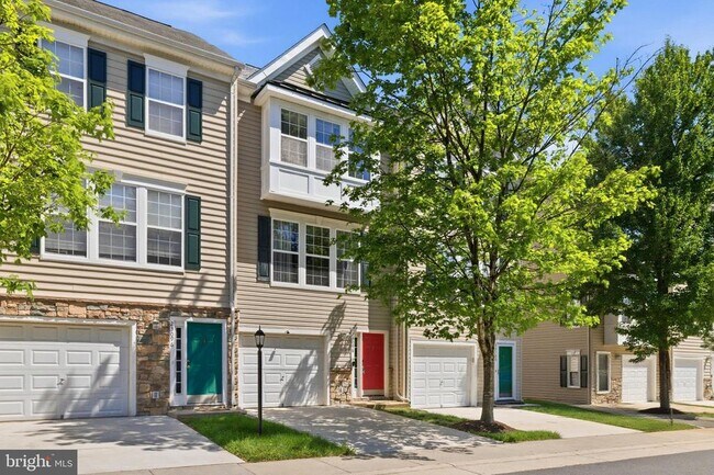 Building Photo - 23098 Fontwell Square