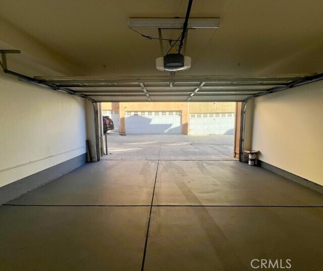 Building Photo - 12368 Osborne St