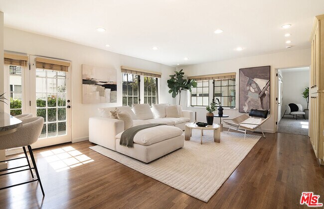 Building Photo - 131 S Martel Ave