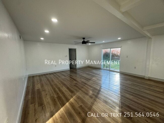 Building Photo - 3158 Lees Ln