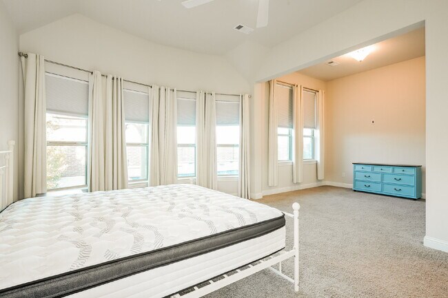 Building Photo - COMING SEPTEMBER - Spectacular Mansfield Retreat with Pool & Outdoor Kitchen!