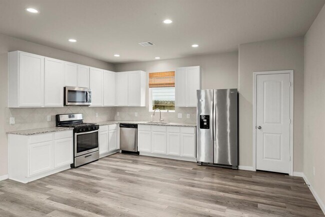 Building Photo - 22127 Regal Heights Dr