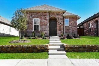 Building Photo - 8204 Howell Oak Dr