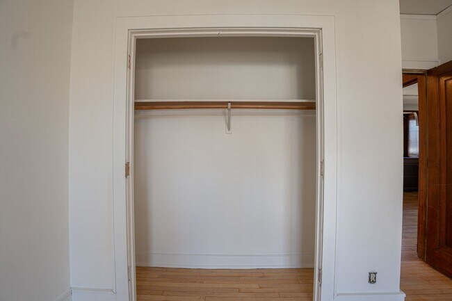 Building Photo - 2222 E Park Pl