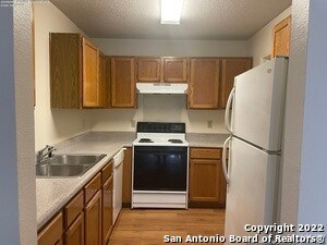 Building Photo - 803 Meadow Dale