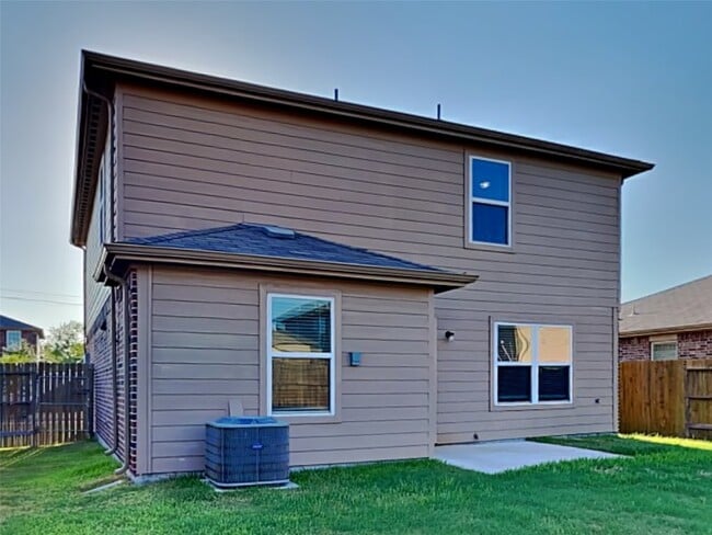 Building Photo - 729 Totem Trail Dr