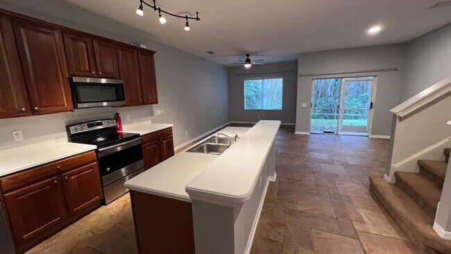 Building Photo - 17458 Stinchar Dr