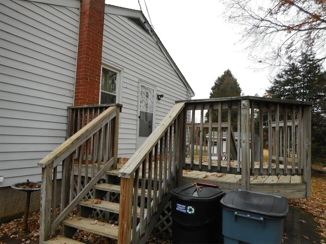 Building Photo - 117 Anderson Ave