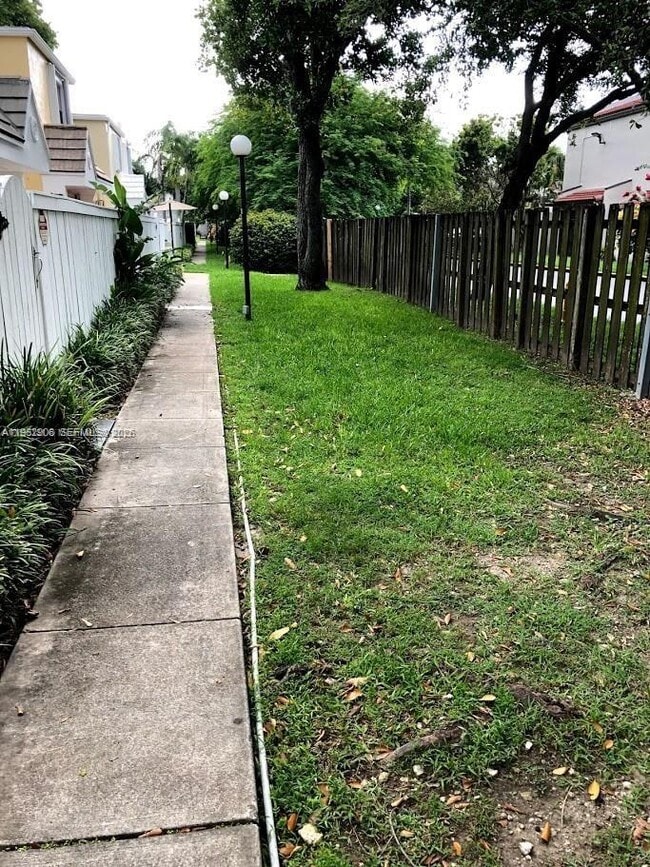 Building Photo - 6840 SW 45th Ln