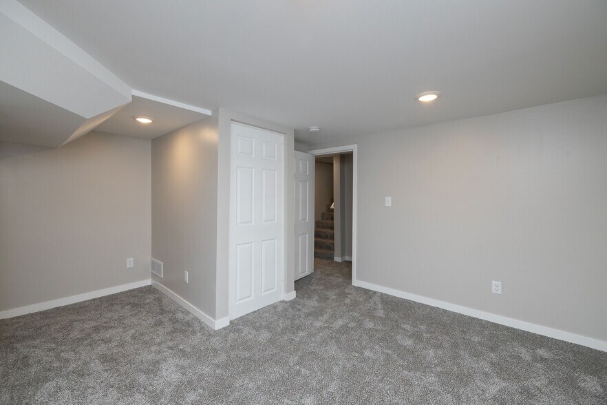 Building Photo - 8835 Nicollet Ave S