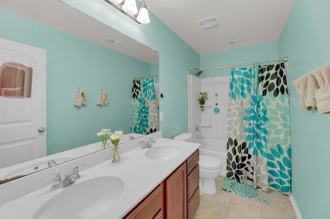 Building Photo - 5812 Pescia St