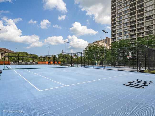 Building Photo - 2020 N Lincoln Park W