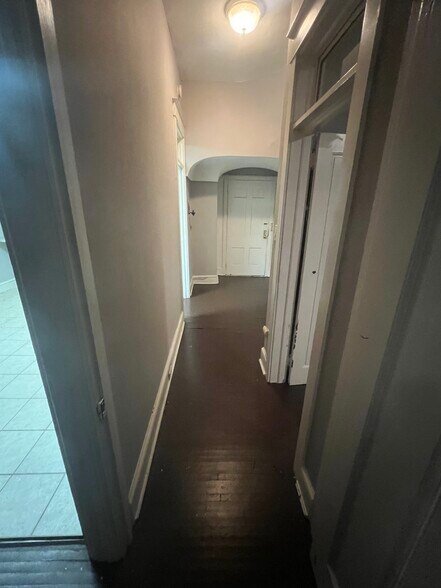 Building Photo - 243 N Queen St