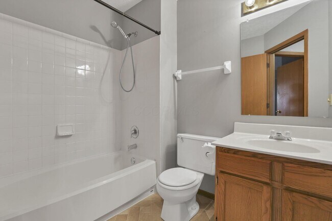 Building Photo - 933 Briaro St