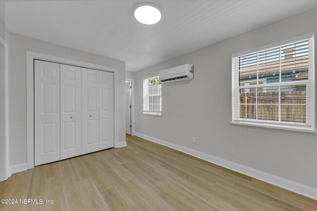 Building Photo - 1405 Palm Ave