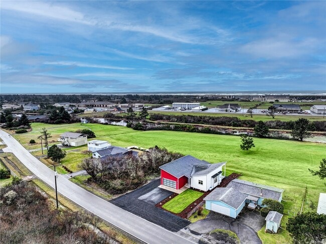 Building Photo - 514 Canal Dr NE