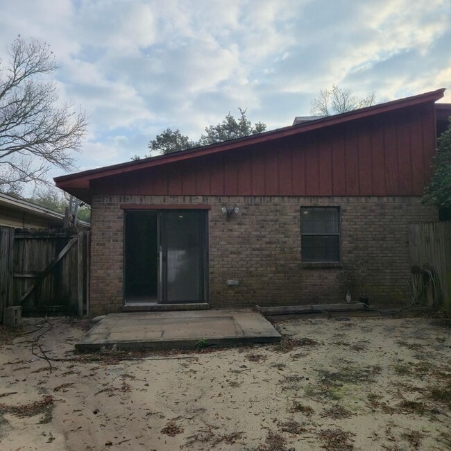 Building Photo - 348 Woodham Ct