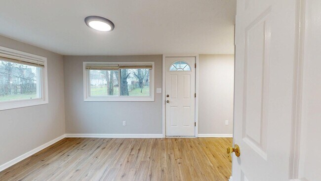 Building Photo - Maple Heights Area - 3 Bedroom Single Family Home