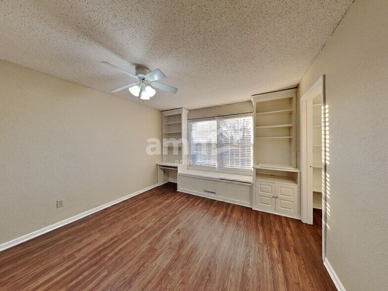 Building Photo - 7411 Cordova Dr