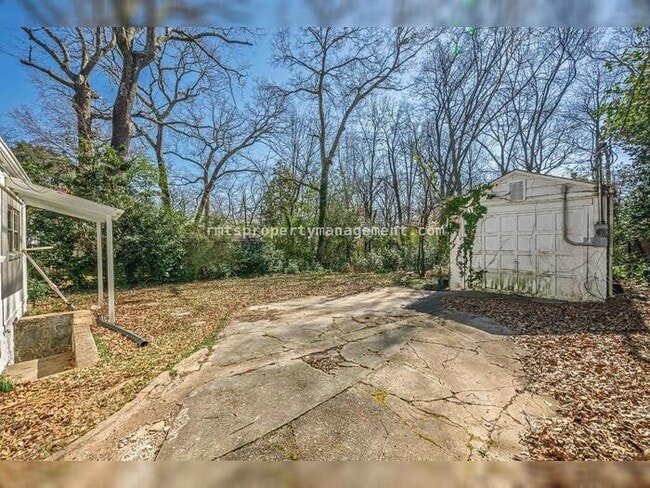 Building Photo - 1977 N Decatur Rd