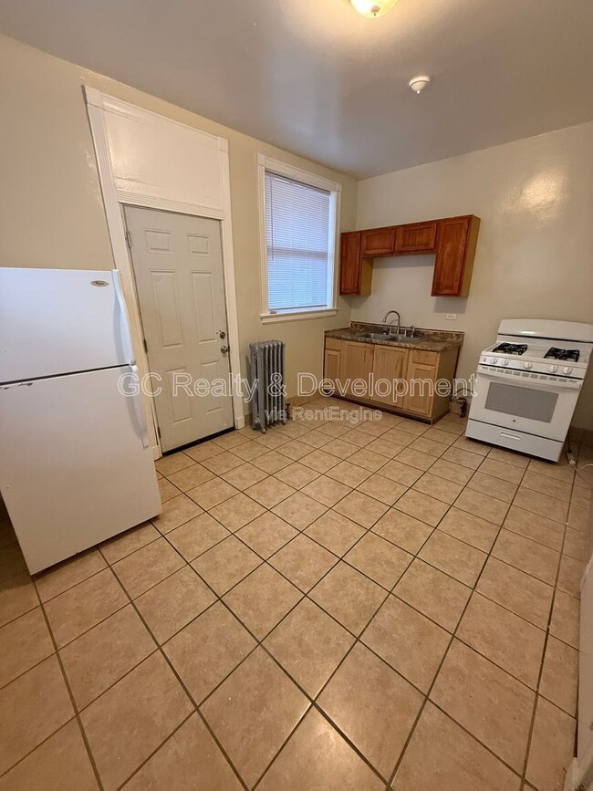 Building Photo - 1450 E Marquette Rd