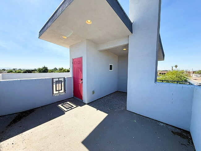 Building Photo - Charming Updated Three-Bedroom Home in Eas...