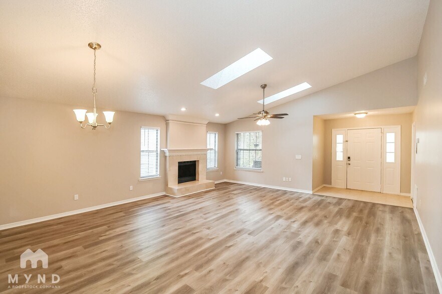 Building Photo - 5464 Spring Brook Rd