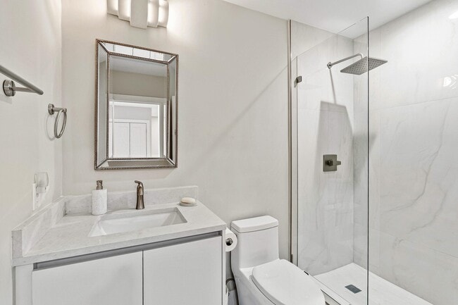 Building Photo - 2717 N Ocean Blvd