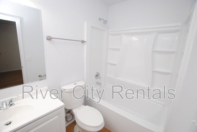 Building Photo - 5749 Silver Sands Cir