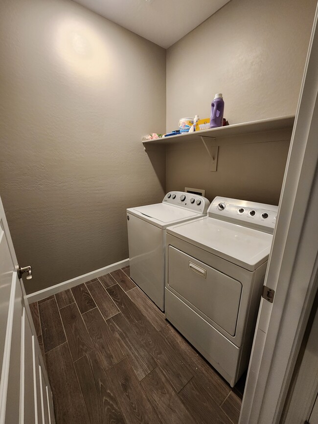 Laundry Room - 4324 W Desert Ln