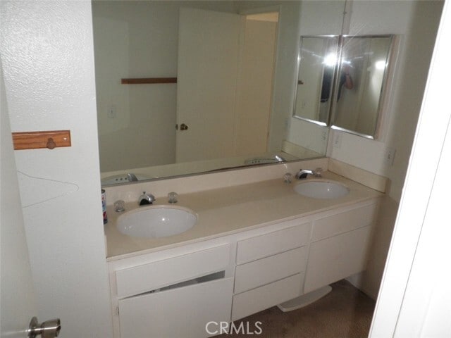 Building Photo - 13210 Royalcrest Ct