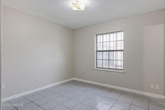 Building Photo - 201 Calypso Ln