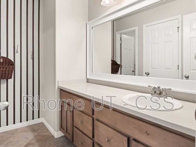 Building Photo - 2698 W Shady Hollow Ln