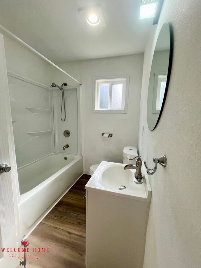 Building Photo - 4 bedroom home with air conditioning - Great location!!!  HUGE basement for your man cave or she ...